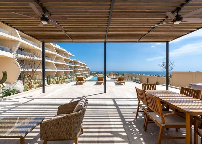 Mistiq Penthouse Private Rooftop Deck & Pool